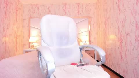 Emily  2200 - 600GMT-5 online show from July 15, 2026, 8:14 pm