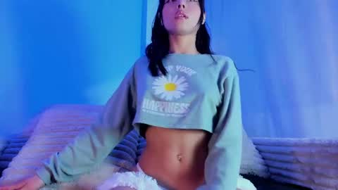 Snapshot of emilywithe_ chatting on July 13, 2026, 11:29 pm online show from July 13, 2026, 11:29 pm