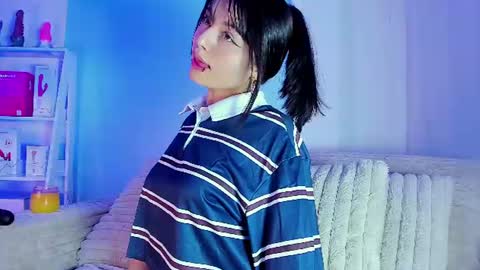Snapshot of emilywithe_ chatting on August 2, 2026, 11:47 pm online show from August 2, 2026, 11:47 pm