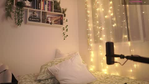 IG thickemmsss online show from December 3, 2024, 9:56 pm