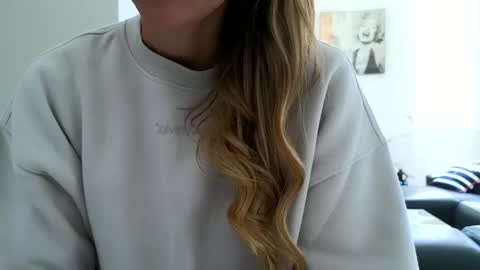 emilly online show from October 14, 2025, 5:36 pm