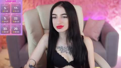 emilyymoon online show from June 21, 2026, 6:38 am