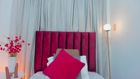 Emilyy Watson online show from January 10, 2025, 11:43 am