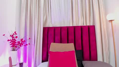 Emilyy Watson online show from January 21, 2025, 2:48 pm