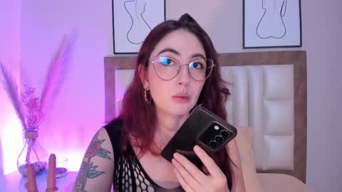 Emilyy Watson online show from September 27, 2025, 12:59 am