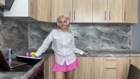 Eminent Eva online show from January 22, 2025, 5:38 pm