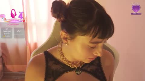 Snapshot of emitaa17228 chatting on December 15, 2025, 7:18 pm emma online show from December 15, 2025, 7:18 pm