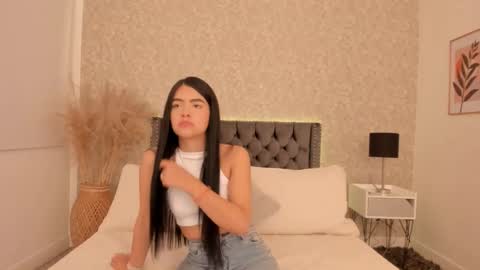 emma  online show from February 25, 2025, 8:30 pm