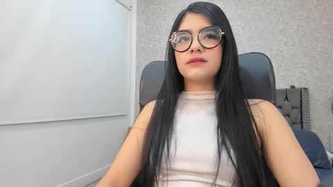 emma  online show from October 29, 2025, 12:51 pm