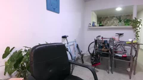 emma______1996 online show from April 22, 2026, 8:28 am