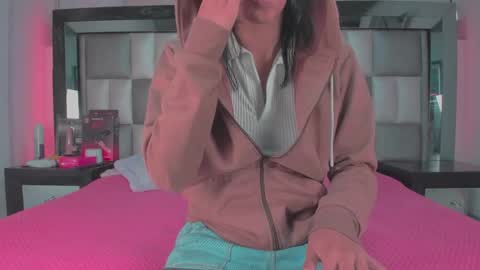 emma__js_ online show from September 30, 2025, 11:26 am