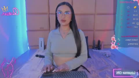 Snapshot of emma__js_ chatting on May 2, 2026, 9:42 pm emma__js_ online show from May 2, 2026, 9:42 pm