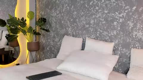 Emma online show from April 18, 2026, 7:58 pm