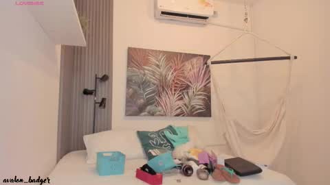 Alice online show from September 19, 2025, 12:06 pm