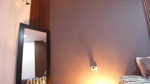 emma_and_aysha online show from April 22, 2026, 10:44 pm