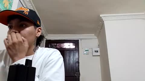 emma_and_thom online show from February 16, 2026, 9:44 pm