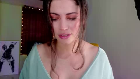 Emma online show from October 6, 2025, 9:01 pm