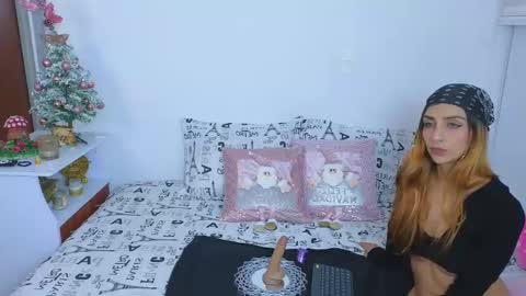 Emma Blue  modelo independiente online show from December 14, 2024, 4:34 am