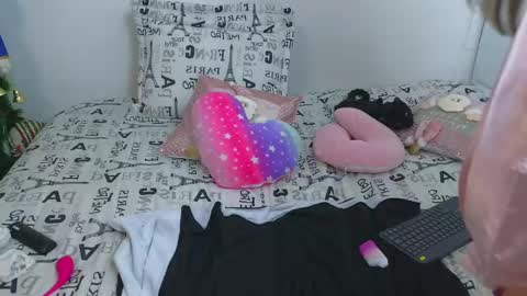 Emma Blue  modelo independiente online show from December 27, 2024, 1:00 am