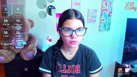 Snapshot of emma_boo_ chatting on May 28, 2026, 2:03 pm emma_boo_ online show from May 28, 2026, 2:03 pm