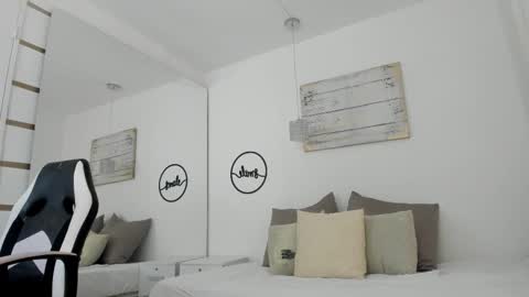 Emma Castillo online show from March 6, 2025, 10:15 pm