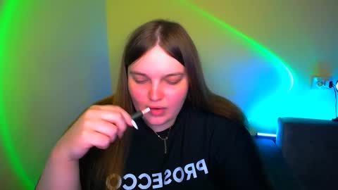 Eva online show from September 22, 2025, 7:38 pm