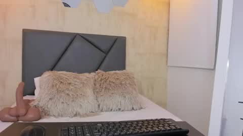 Emma online show from March 5, 2025, 11:27 pm