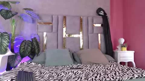 Valeria  online show from October 22, 2025, 12:27 pm