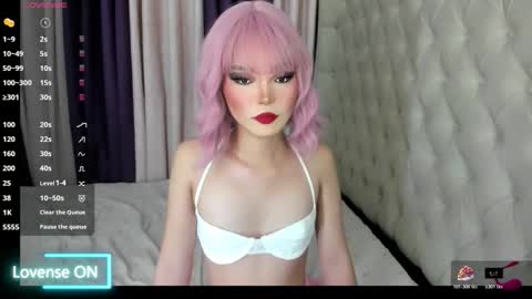 emma_fox23 online show from November 11, 2025, 5:13 pm