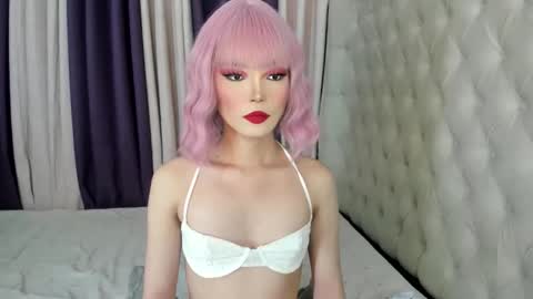 emma_fox23 online show from December 5, 2025, 12:25 pm