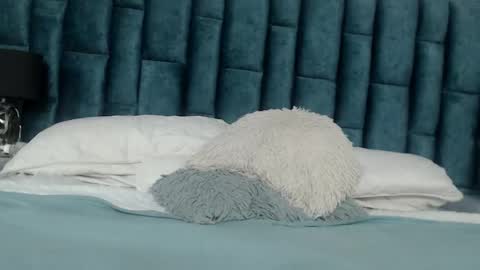 Emma online show from September 19, 2025, 7:47 pm