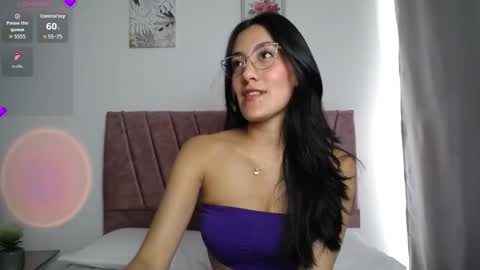 Emma Glow online show from November 17, 2025, 4:57 pm