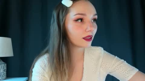 Snapshot of emma_groot chatting on October 1, 2025, 10:54 am emma_groot online show from October 1, 2025, 10:54 am