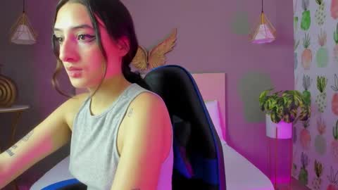 Snapshot of emma_hiltonn_ chatting on March 5, 2026, 2:18 am E M M A online show from March 5, 2026, 2:18 am