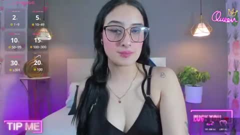 Snapshot of emma_hiltonn_ chatting on June 19, 2026, 7:50 pm E M M A online show from June 19, 2026, 7:50 pm