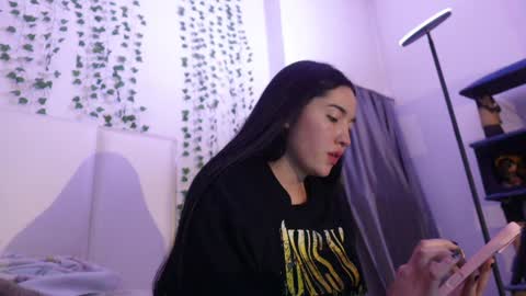 emma_johnson_ online show from December 17, 2025, 6:30 am