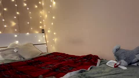 emma_just online show from February 18, 2025, 6:04 pm