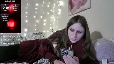 emma_just online show from October 31, 2025, 7:59 pm