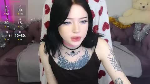 Snapshot of emma_kirks chatting on December 23, 2025, 10:35 am emma_kirks online show from December 23, 2025, 10:35 am