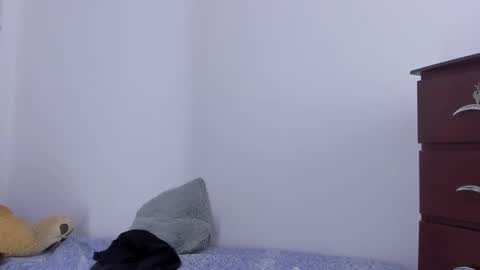 whises lits        online show from September 21, 2025, 1:35 pm