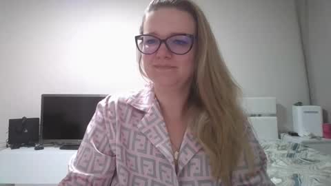 emma_misty_ online show from March 19, 2026, 9:08 pm