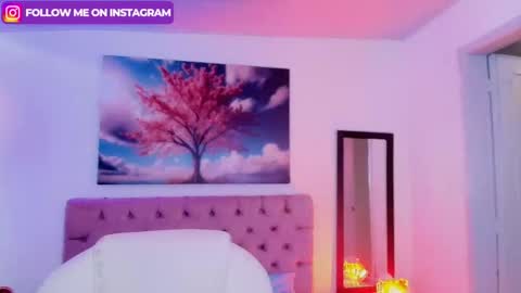 Emma Monserratt online show from September 23, 2025, 8:01 pm