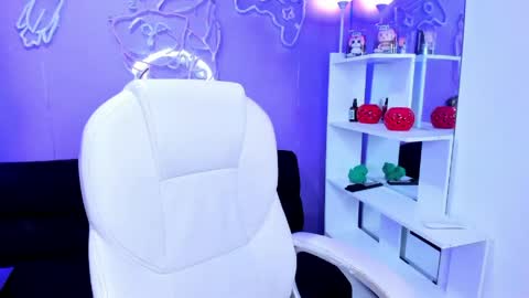 Emma Monserratt online show from April 20, 2026, 11:13 am