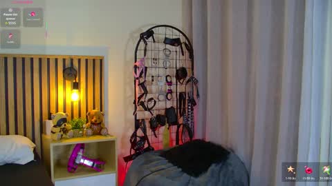  Emma morales  online show from April 23, 2026, 1:24 pm