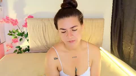 Snapshot of emma_naa chatting on July 24, 2026, 5:05 am Emma online show from July 24, 2026, 5:05 am