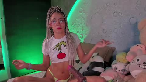     online show from December 23, 2024, 10:10 am