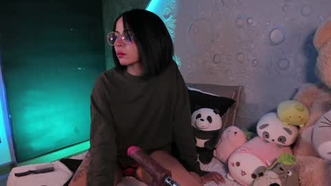     online show from February 18, 2025, 10:16 am