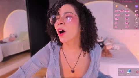     online show from December 5, 2025, 10:13 am