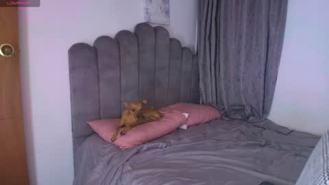 emma_saenz01 online show from July 27, 2026, 10:50 pm