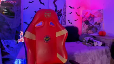 EMMA  online show from October 30, 2025, 5:13 pm